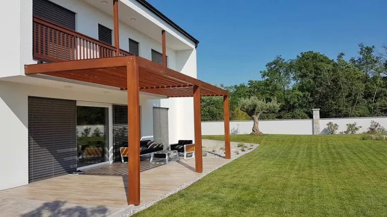 Faire installer des stores automatiques sur une pergola extérieure, Sathonay-Camp, Atout Aménagement Habitat